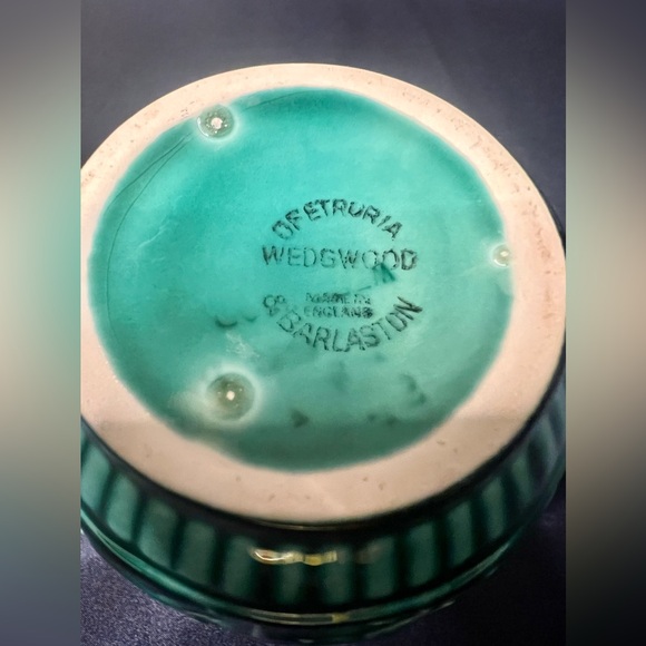 WEDGWOOD QUEENSWARE "PITCHER" GREEN GLAZE HOUND HANDLE WITH HUNT SCENE - Picture 7 of 7